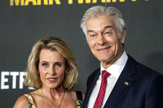 Lisa Oz and Administrator of the US Centers for Medicare and Medicaid Services Mehmet Oz arrive on the red carpet before the 27th Mark Twain Prize for American Humor Award at the Kennedy Center for the Performing Arts in Washington DC on Sunday, June 28, 2026. WAP20260628371 BONNIExCASH