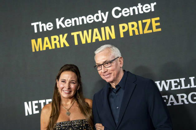 Susan Sailer Pinsky and Drew Pinsky arrive on the red carpet before the 27th Mark Twain Prize for American Humor Award at the Kennedy Center for the Performing Arts in Washington DC on Sunday, June 28, 2026.  WAP20260628353 BONNIExCASH