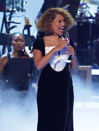 2026 BET Awards - Show Raye performs onstage during the 2026 BET Awards at Peacock Theater on June 28, 2026 in Los Angeles, California. Los Angeles Peacock Theater California United States Copyright: xCraSH imageSPACEx