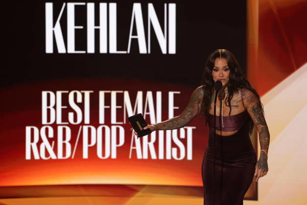 2026 BET Awards - Show Kehlani accepts the Best Female R&B Pop Artist award onstage during the 2026 BET Awards at Peacock Theater on June 28, 2026 in Los Angeles, California. Los Angeles Peacock Theater California United States Copyright: xCraSH imageSPACEx
