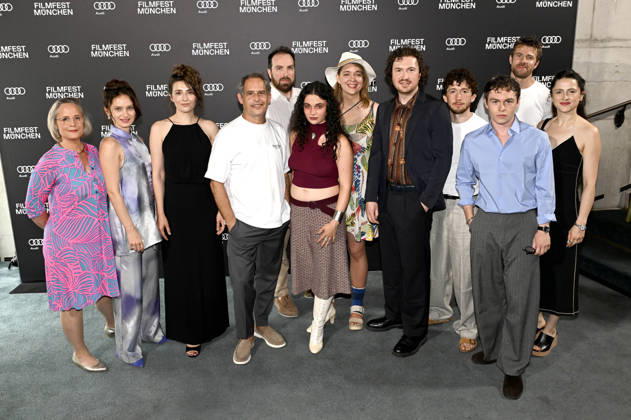 Nanni Erben, Alma Hasun, Seyneb Saleh, Moritz Bleibtreu, Jonathan Benedict Behr, Anna Shirin Habedank, Viola M. J. Schmidt, Rene Colling, Maximilian Mundt, Till Raskopf, Maximilian Baumgartner und Gast bei der Premiere der ARD-Miniserie Ritus auf dem 43. Filmfest München 2026 in der Astor Film Lounge im Arri Kino. München, 28.06.2026
