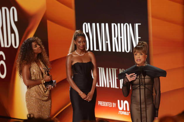 2026 BET Awards - Show Kelly Rowland, Sylvia Rhone onstage during the 2026 BET Awards at Peacock Theater on June 28, 2026 in Los Angeles, California. Los Angeles Peacock Theater California United States Copyright: xCraSH imageSPACEx