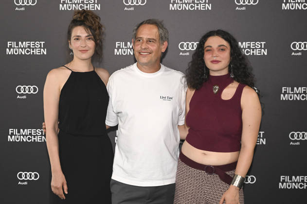 Seyneb Saleh, Moritz Bleibtreu und Anna Shirin Habedank bei der Premiere der ARD-Miniserie Ritus auf dem 43. Filmfest München 2026 in der Astor Film Lounge im Arri Kino. München, 28.06.2026