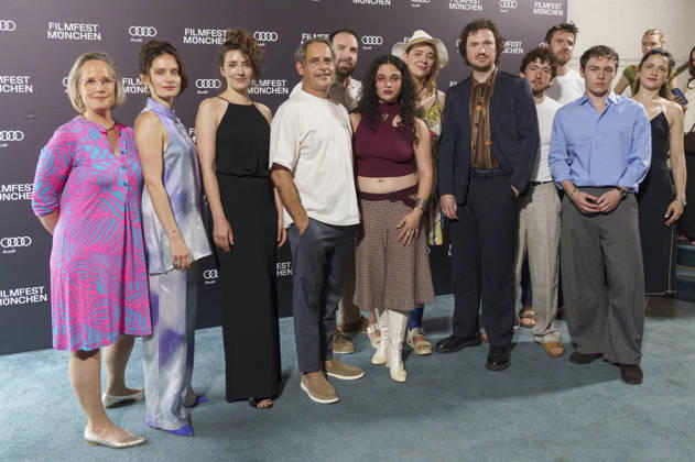 Nanni Erben, Alma Hasun, Seyneb Saleh, Moritz Bleibtreu, Jonathan Benedict Behr, Anna Shirin Habedank, Viola M. J. Schmidt, Rene Colling, Maximilian Mundt, Till Raskopf, Maximilian Baumgartner und Emina Smajic bei der Premiere der ARD-Miniserie Ritus auf dem 43. Filmfest München 2026 in der Astor Film Lounge im Arri Kino. München, 28.06.2026