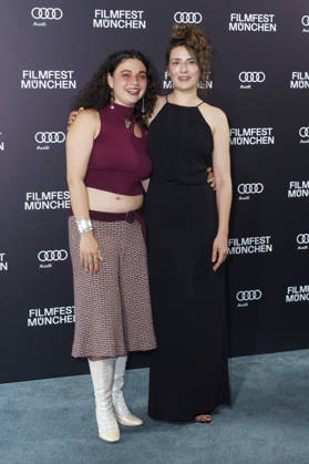 Anna Shirin Habedank und Seyneb Saleh bei der Premiere der ARD-Miniserie Ritus auf dem 43. Filmfest München 2026 in der Astor Film Lounge im Arri Kino. München, 28.06.2026