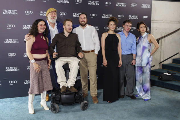 Anna Shirin Habedank, Nicki von Tempelhoff, Samuel Koch, Jonathan Benedict Behr, Seyneb Saleh, Till Raskopf und Alma Hasun bei der Premiere der ARD-Miniserie Ritus auf dem 43. Filmfest München 2026 in der Astor Film Lounge im Arri Kino. München, 28.06.2026