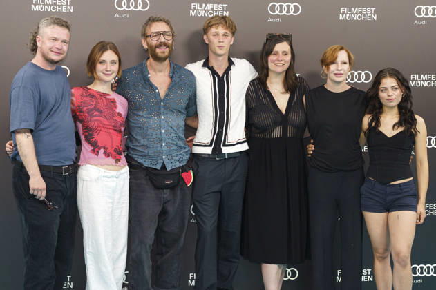 Gast, Carla Huttermann, Gast, Tristan Lopez, Sandra Wollner, Birgit Minichmayr und Nanon Esja Wendel bei der Premiere des Kinofilms Everytime auf dem 43. Filmfest München 2026 in der Hochschule für Fernsehen und Film. München, 28.06.2026