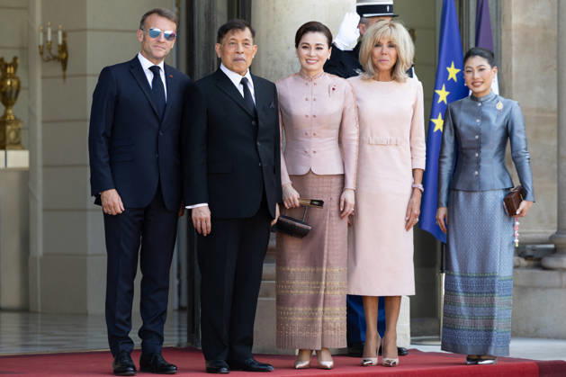 News Bilder des Tages French President welcomes King of Thailand - Paris France s President Emmanuel Macron, Thailand s King Maha Vajiralongkorn (Rama X), Thailand s Queen Suthida, French President s wife Brigitte Macron and Princess of Thailand Sirivannavari Nariratana pose ahead of a meeting at The Elysee Presidential Palace in Paris on June 29, 2026. Photo by Raphael Lafargue ABACAPRESS.COM Paris France  Copyright: xLafarguexRaphael ABACAx