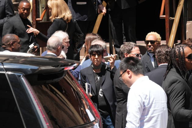 June 29, 2026, New York, Ny, USA: DIANE WARREN exits the Clive Davis Funeral.Central Synagogue, NYC.June 29, 2026. . Clive Davis Funeral.Central Synagogue, NYC.June 29, 2026. New York USA  - ZUMAms4_ 20260629_faf_ms4_016 Copyright: xSoniaxMoskowitzxGordonx