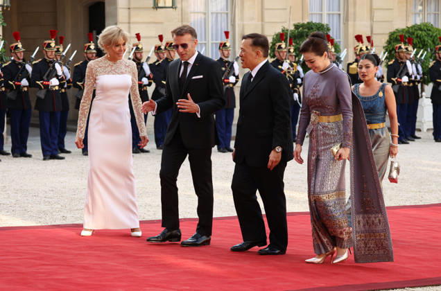 Emmanuel Macron et Brigitte Macron recÌßoivent le Roi et de la Reine du Royaume de Thaïlande pour un Diner d Etat Emmanuel Macron et Brigitte Macron recÌßoivent le Roi et de la Reine du Royaume de Thaïlande, leurs MajesteÌs Maha Vajiralongkorn, Rama X et Suthida Bajrasudhabimalalakshana et la Princesse Sirivannavari Nariratana pour un diÌ‚ner d™Etat au Palais de l Elysà e à Paris, le 29 juin 2026. French President, Emmanuel Macron and his wife, Brigitte Macron, hosted the King and Queen of the Kingdom of Thailand, Their Majesties Maha Vajiralongkorn, Rama X, and Suthida Bajrasudhabimalalakshana, along with Princess Sirivannavari Nariratana, for a state dinner at the Elysà e Palace in Paris on June 29, 2026. Copyright: xFabricexChasseryx