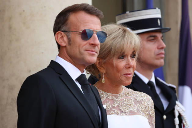 Emmanuel Macron et Brigitte Macron recÌßoivent le Roi et de la Reine du Royaume de Thaïlande pour un Diner d Etat Emmanuel Macron et Brigitte Macron recÌßoivent le Roi et de la Reine du Royaume de Thaïlande, leurs MajesteÌs Maha Vajiralongkorn, Rama X et Suthida Bajrasudhabimalalakshana et la Princesse Sirivannavari Nariratana pour un diÌ‚ner d™Etat au Palais de l Elysà e à Paris, le 29 juin 2026. French President, Emmanuel Macron and his wife, Brigitte Macron, hosted the King and Queen of the Kingdom of Thailand, Their Majesties Maha Vajiralongkorn, Rama X, and Suthida Bajrasudhabimalalakshana, along with Princess Sirivannavari Nariratana, for a state dinner at the Elysà e Palace in Paris on June 29, 2026. Copyright: xFabricexChasseryx