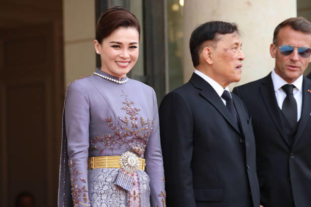 Emmanuel Macron et Brigitte Macron recÌßoivent le Roi et de la Reine du Royaume de Thaïlande pour un Diner d Etat Emmanuel Macron et Brigitte Macron recÌßoivent le Roi et de la Reine du Royaume de Thaïlande, leurs MajesteÌs Maha Vajiralongkorn, Rama X et Suthida Bajrasudhabimalalakshana et la Princesse Sirivannavari Nariratana pour un diÌ‚ner d™Etat au Palais de l Elysà e à Paris, le 29 juin 2026. French President, Emmanuel Macron and his wife, Brigitte Macron, hosted the King and Queen of the Kingdom of Thailand, Their Majesties Maha Vajiralongkorn, Rama X, and Suthida Bajrasudhabimalalakshana, along with Princess Sirivannavari Nariratana, for a state dinner at the Elysà e Palace in Paris on June 29, 2026. Copyright: xFabricexChasseryx