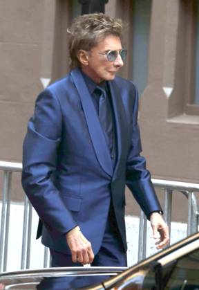 June 29, 2026, New York, New York, USA: Singer BARRY MANILOW seen at music mogul Clive Davis s Funeral held at Central Synagogue in midtown Manhattan. New York USA  - ZUMAk03_ 20260629_zaf_k03_041 Copyright: xNancyxKaszermanx