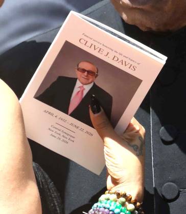 June 29, 2026, New York, New York, USA: The program for music mogul Clive Davis s funeral held at Central Synagogue in midtown Manhattan. New York USA - ZUMAk03_ 20260629_zaf_k03_121 Copyright: xNancyxKaszermanx