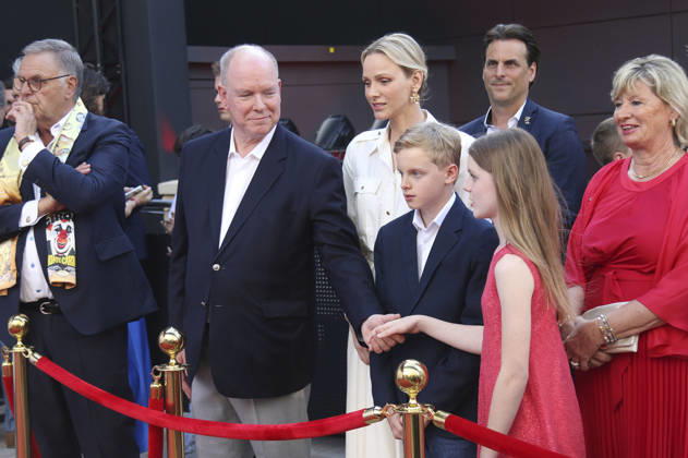 Roland Mack, Albert II. Fürst von Monaco, Charlene Fürstin von Monaco, Erbprinz Jacques von Monaco, Prinzessin Gabriella von Monaco und Mauritia Mack bei der Einweihung des Themenbereichs Monaco im Europa-Park. Rust, 29.06.2026