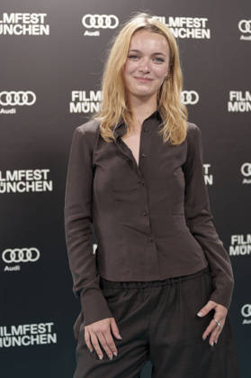 Lucy Gartner bei der Premiere des ZDF-Films Neues Land auf dem 43. Filmfest München 2026 im Gloria Palast. München, 29.06.2026