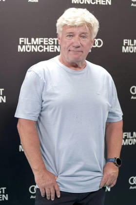 Jörg Schüttauf bei der Premiere des ZDF-Films Neues Land auf dem 43. Filmfest München 2026 im Gloria Palast. München, 29.06.2026
