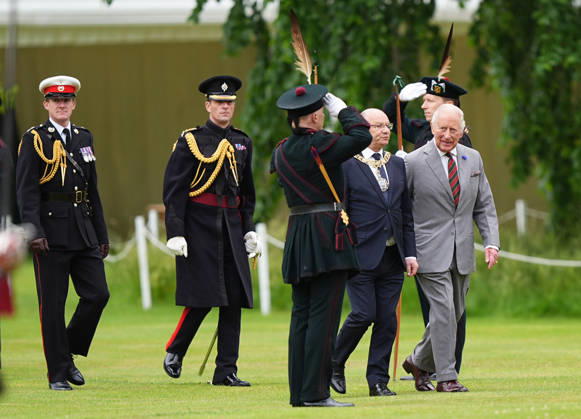 King visits Scotland for Holyrood Week King Charles III (right) arrives for the Ceremony of the Keys in the gardens of the Palace of Holyroodhouse in Edinburgh, as part of the King s visit to Scotland for Holyrood Week. Picture date: Tuesday June 30, 2026., Credit:Aaron Chown PA ROTA - B68 Avalon UK, Edinburgh  Copyright: xAaronxChownx xPAxROTAx-xB68x xAvalonx 1113543629