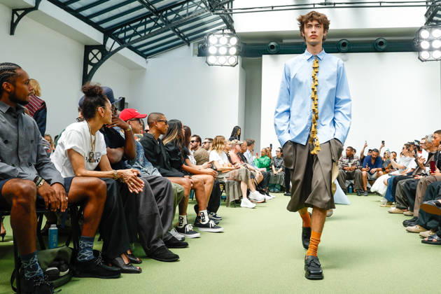 Nigo, Pharrell Williams, and his wife Helen Lasichanh attend the Sacai Men s Ready-to-Wear Spring Summer 2027 fashion show during Paris Fashion Week, France, on June 28, 2026 Bestimage Sacai Menswear Spring Summer 2027 fashion show as part of Paris Fashion Week on June 28, 2026 in Paris, France Paris France  Copyright: xAgencex xBestimagexAgencex xBestimagex
