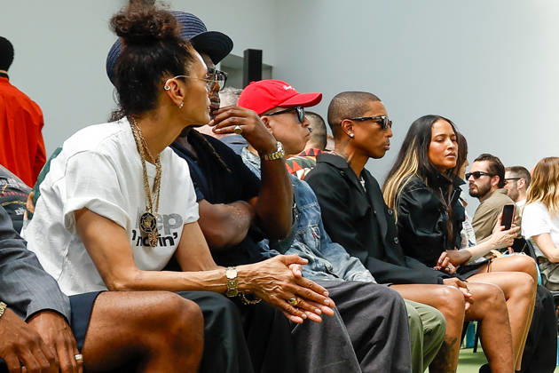 Nigo, Pharrell Williams, and his wife Helen Lasichanh attend the Sacai Men s Ready-to-Wear Spring Summer 2027 fashion show during Paris Fashion Week, France, on June 28, 2026 Bestimage Sacai Menswear Spring Summer 2027 fashion show as part of Paris Fashion Week on June 28, 2026 in Paris, France Paris France  Copyright: xAgencex xBestimagexAgencex xBestimagex
