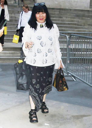 Outside arrivals for New York Fashion Show Spring Summer Marc Jacobs Featuring: Anna Sui Where: New York City, New York, United States When: 29 Jun 2026 Credit: Roger Wong INSTARimages EDITORIAL USE ONLY. NOT FOR USE BY NEWSPAPERS BASED IN THE UK. Copyright: xx instar55819352