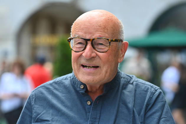 Volker SCHLOENDORFF (Regisseur), Einzelbild,angeschnittenes Einzelmotiv,Portrait,Portraet. ZDF Empfang Get Together Orange Hour in H ugo s Bar anlaesslich Filmfest Muenchen am 30.06.2026.