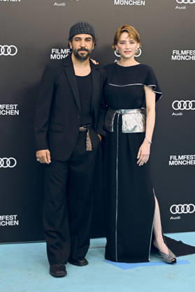 Elyas M Barek und Haley Bennett bei der Premiere des Kinofilms Virginia Woolf s Night & Day auf dem 43. Filmfest München 2026 in der Hochschule für Fernsehen und Film. München, 30.06.2026