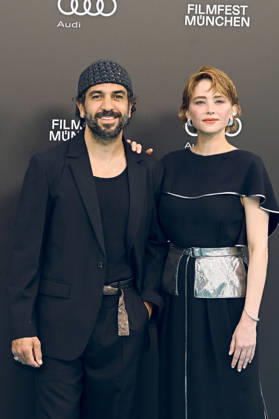 Elyas M Barek und Haley Bennett bei der Premiere des Kinofilms Virginia Woolf s Night & Day auf dem 43. Filmfest München 2026 in der Hochschule für Fernsehen und Film. München, 30.06.2026