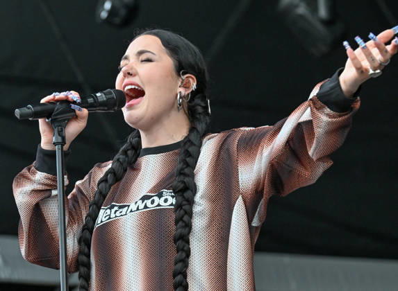 Blenheim Palace Festival 2026, Teddy Swims headlines Tuesday 30 July, Blenheim Palace, Woodstock, Oxfordshire, UK Lauren Spencer Smith and her band perform on the main stage for the Blenheim Palace Festival 2026, Teddy Swims headlines Tuesday 30 July, Blenheim Palace, Woodstock, Oxfordshire, UK, Credit:Jules Annan Avalon England Copyright: xJulesxAnnanx xAvalonx 1113644720
