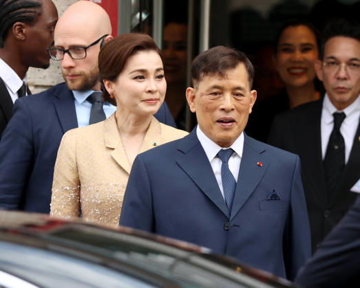 King Maha Vajiralongkorn and Queen Suthida of Thailand visiting the Museum of Decorative Arts in Paris King Maha Vajiralongkorn and Queen Suthida of Thailand visiting the Museum of Decorative Arts in Paris, France on June 30, 2026  Copyright: xDidierxFereyx