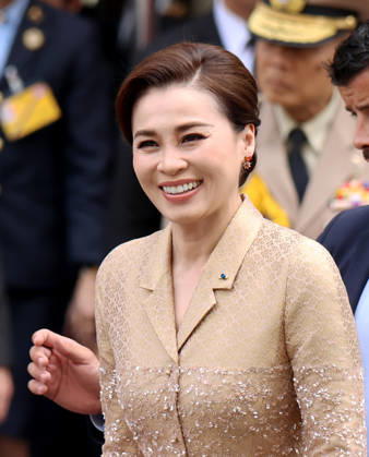 King Maha Vajiralongkorn and Queen Suthida of Thailand visiting the Museum of Decorative Arts in Paris King Maha Vajiralongkorn and Queen Suthida of Thailand visiting the Museum of Decorative Arts in Paris, France on June 30, 2026  Copyright: xDidierxFereyx
