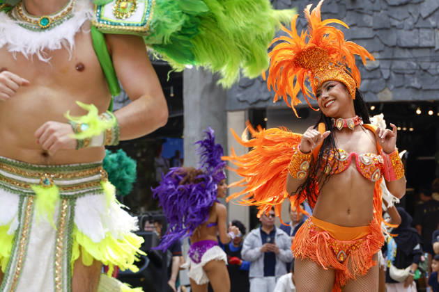 Dancers perform samba show summer festival in Seoul Dancers from Lotte World, a South Korean theme park, perform a samba show during a summer festival promotional event in the Myeongdong shopping district in Seoul, South Korea, on July 01, 2026. Seoul South Korea  Copyright: xMatrixxImagesx xJungxUi-Chelx