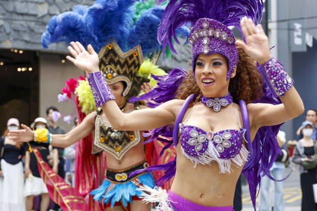 Dancers perform samba show summer festival in Seoul Dancers from Lotte World, a South Korean theme park, perform a samba show during a summer festival promotional event in the Myeongdong shopping district in Seoul, South Korea, on July 01, 2026. Seoul South Korea  Copyright: xMatrixxImagesx xJungxUi-Chelx