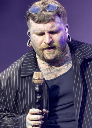 Teddy Swims performs at Blenheim Palace Festival at Blenheim Palace Featuring: Teddy Swims Where: Woodstock, Oxfordshire, United Kingdom When: 30 Jun 2026 Credit: CelebrityPhotosUK Cover Images EDITORIAL USE ONLY. NOT FOR USE BY NEWSPAPERS BASED IN THE UK. Copyright: xx coverimg55821157