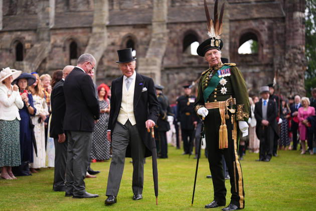 . 30 06 2026. Edinburgh, United Kingdom. King Charles III and Queen Camilla at a Garden Party in the gardens of the Palace of Holyroodhouse in Edinburgh, Scotland, United Kingdom.  xPoolx xi-Imagesx IIM-26875-0009