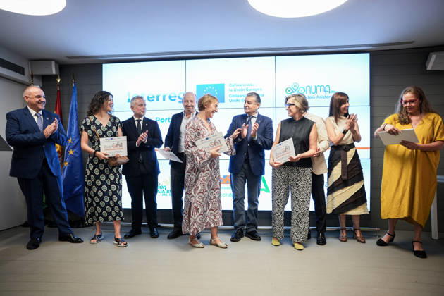 Awards Ceremony in Seville for Cardio-Safe Zones Designations Granted to Pharmacies as Part of the Numaplus Project The acting Regional Minister of Health, the Presidency, and Emergencies, Antonio Sanz 2i, participated in the ceremony to present cardio-safe zone certifications to pharmacies as part of the Numaplus project on July 1, 2026, in Seville, Andalusia, Spain. July 1, 2026 María José Ló Seville, Andalusia, Spain Seville, Andalusia, Spain Spain Copyright: xMariaxJosà xLopezx 7635168