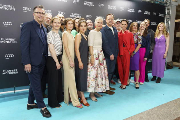 Clara Vogt, Doris Zander, Matthias Brandt und Desiree Nosbusch mit Cast und Team bei der Premiere des ARD-Film Eine Nacht in Bangkok auf dem 43. Filmfest München 2026 im Gloria Galast. München, 30.06.2026