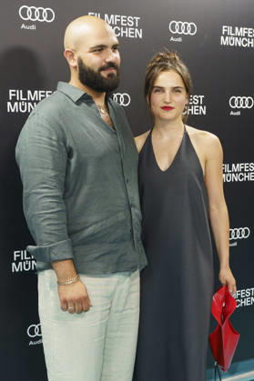 Danilo Kamperidis und Clara Vogt bei der Premiere des ARD-Film Eine Nacht in Bangkok auf dem 43. Filmfest München 2026 im Gloria Galast. München, 30.06.2026