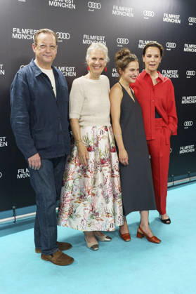 Matthias Brandt, Doris Zander, Clara Vogt und Desiree Nosbusch bei der Premiere des ARD-Film Eine Nacht in Bangkok auf dem 43. Filmfest München 2026 im Gloria Galast. München, 30.06.2026