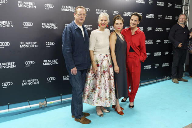 Matthias Brandt, Doris Zander, Clara Vogt und Desiree Nosbusch bei der Premiere des ARD-Film Eine Nacht in Bangkok auf dem 43. Filmfest München 2026 im Gloria Galast. München, 30.06.2026