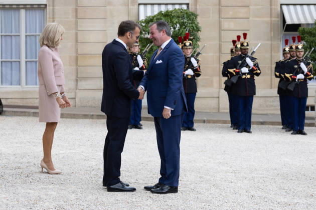 Grand Duke Guillaume and Grand Duchess Stephanie of Luxembourg received at Elysee French President Emmanuel Macron with sunglasses and his wife Brigitte Macron received Grand Duke Guillaume of Luxembourg as arriving before a meeting at Elysee Palace, Paris France on July 1 2026. Photo by Raphael Lafargue ABACAPRESS.COM Paris France  Copyright: xLafarguexRaphael ABACAx
