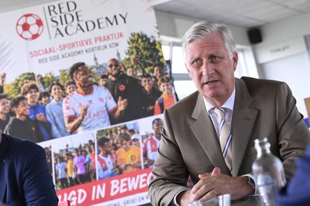 King Philippe Visits Red Side Academy KORTRIJK, BELGIUM - JULY 01: King Philippe of Belgium pictured discovering the activities of Red Side Academy in KV Kortrijk Training Center on July 01, 2026 in Kortrijk, Belgium, 01 07 2026 Kortrijk Belgium  Copyright: xPhilipxReynaersx