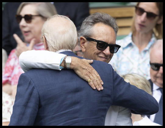 . 01 07 2026. London, United Kingdom. Actors Charles Dance and Richard E Grant hug in the Royal Box on day three of the Wimbledon Tennis Championships in London.  xStephenxLockx xi-Imagesx IIM-26874-0038