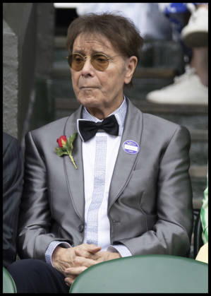 . 01 07 2026. London, United Kingdom. Sir Cliff Richard on Centre Court on day three of the Wimbledon Tennis Championships in London.  xStephenxLockx xi-Imagesx IIM-26874-0043