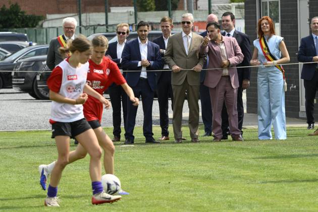 King Philippe Visits Red Side Academy KORTRIJK, BELGIUM - JULY 01: King Philippe of Belgium pictured discovering the activities of Red Side Academy in KV Kortrijk Training Center on July 01, 2026 in Kortrijk, Belgium, 01 07 2026 Kortrijk Belgium  Copyright: xPhilipxReynaersx