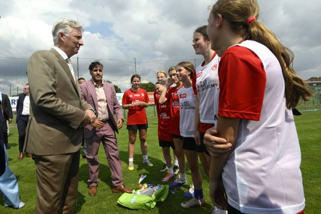 King Philippe Visits Red Side Academy KORTRIJK, BELGIUM - JULY 01: King Philippe of Belgium pictured discovering the activities of Red Side Academy in KV Kortrijk Training Center on July 01, 2026 in Kortrijk, Belgium, 01 07 2026 Kortrijk Belgium  Copyright: xPhilipxReynaersx