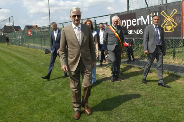 King Philippe Visits Red Side Academy KORTRIJK, BELGIUM - JULY 01: King Philippe of Belgium pictured discovering the activities of Red Side Academy in KV Kortrijk Training Center on July 01, 2026 in Kortrijk, Belgium, 01 07 2026 Kortrijk Belgium  Copyright: xPhilipxReynaersx