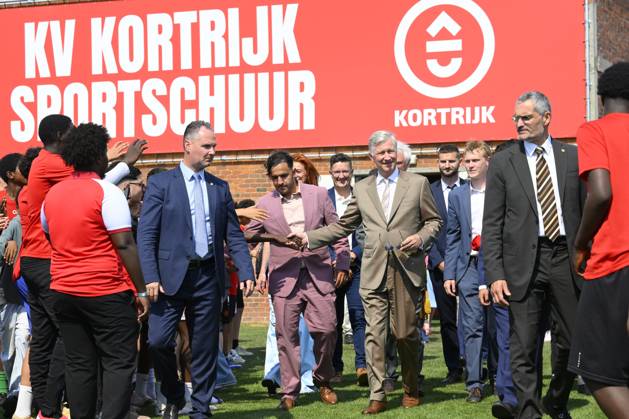 King Philippe Visits Red Side Academy KORTRIJK, BELGIUM - JULY 01: King Philippe of Belgium pictured discovering the activities of Red Side Academy in KV Kortrijk Training Center on July 01, 2026 in Kortrijk, Belgium, 01 07 2026 Kortrijk Belgium  Copyright: xPhilipxReynaersx
