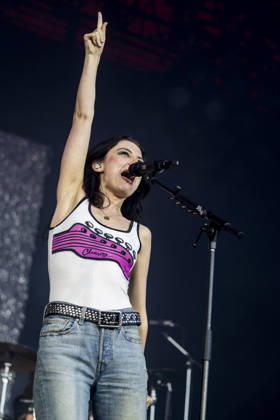 Wolf Alice live at Roskilde Festival 2026 Roskilde, Denmark. 01st, July 2026. The British alternative rock band Wolf Alice performs a live concert during the Danish music festival Roskilde Festival 2026 in Roskilde. Here singer and musician Ellie Rowsell is seen live on stage. Denmark, Roskilde  Copyright: xGonzalesxPhoto LassexLagonix