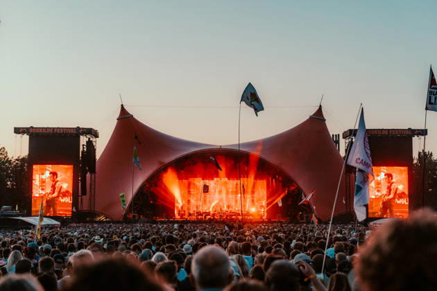 The Cure live at Roskilde Festival 2026 Roskilde, Denmark. 01st, July 2026. Concert goers seen in front of the stage at a live concert with the English rock band The Cure during the Danish music festival Roskilde Festival 2026 in Roskilde. Denmark, Roskilde  Copyright: xGonzalesxPhoto MathiasxKristensenx